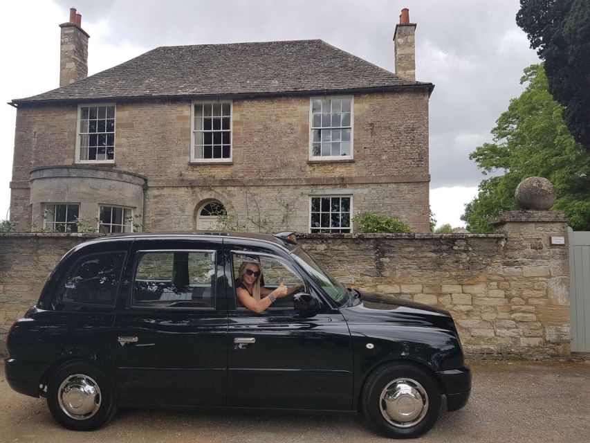 London: Downton Abbey Countryside Black Taxi VIP Tour - London Hotel Pickup to Oxfordshire Downton Village Streets