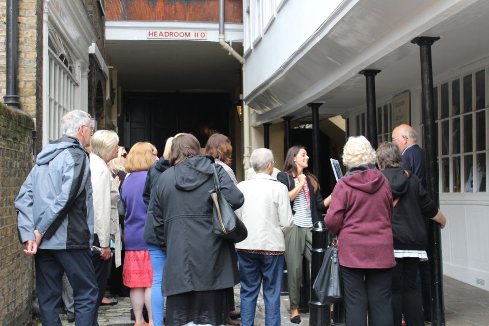 London: Downton Abbey Guided Walking Tour - Anna Retracing Bates’s Movements Through London