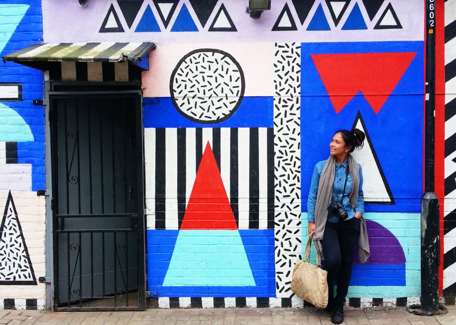 London East End - Guided Walking Tour 12 guests 2,5h - The Truman Brewery: modern art energy in a warehouse setting
