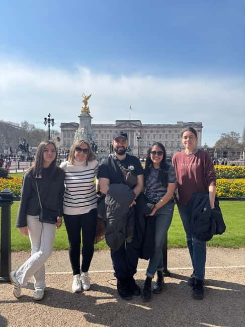 London: Essential Tour and Changing of the Guard, in Spanish - Price and value: why about $16 feels fair for a 2.5-hour walk