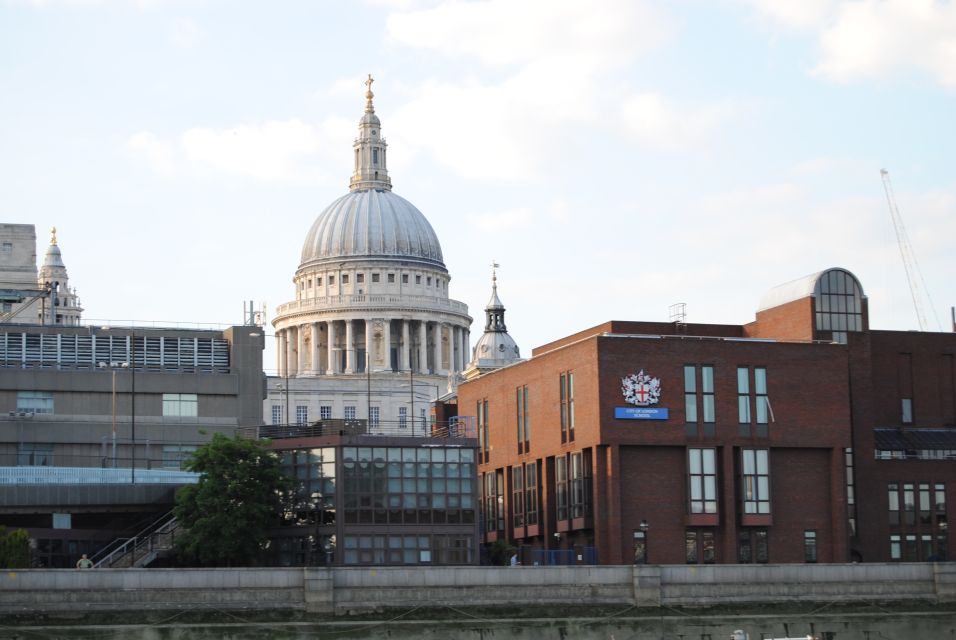 London: Famous Landmarks of the City by Car - A 4-hour chauffeur loop beats the usual London scramble