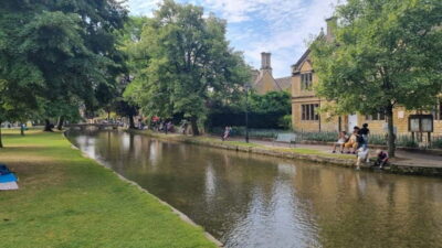 London: Full Day Cotswolds Tour with Shakespeare's Stratford - Stratford-upon-Avon: Shakespeare in one hour of momentum
