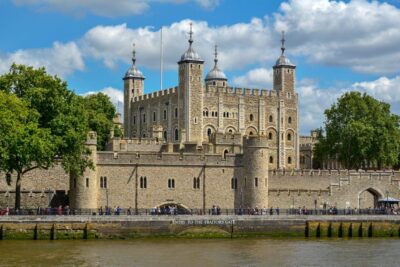 London: Full-Day Sightseeing Bus Tour with River Cruise - St. Paul’s Cathedral Entrance: Wren’s Masterpiece Inside, Not Just Outside