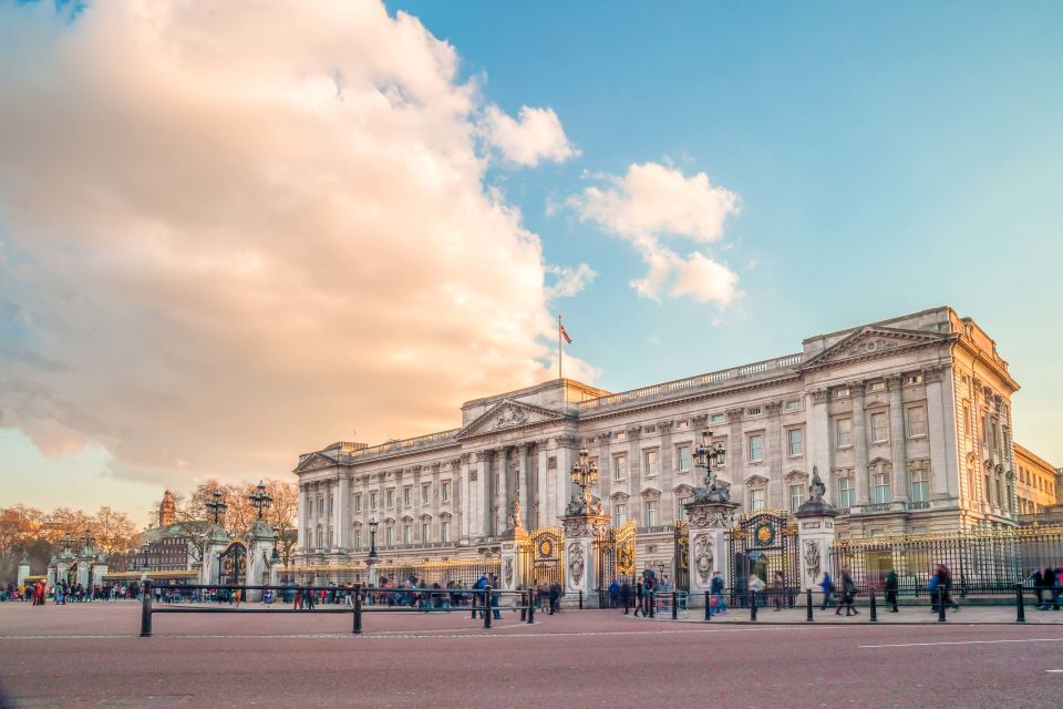 London: Full-Day Sightseeing Bus Tour with River Cruise - The River Thames Cruise From Embankment: Big Views, Variable Boat Comfort