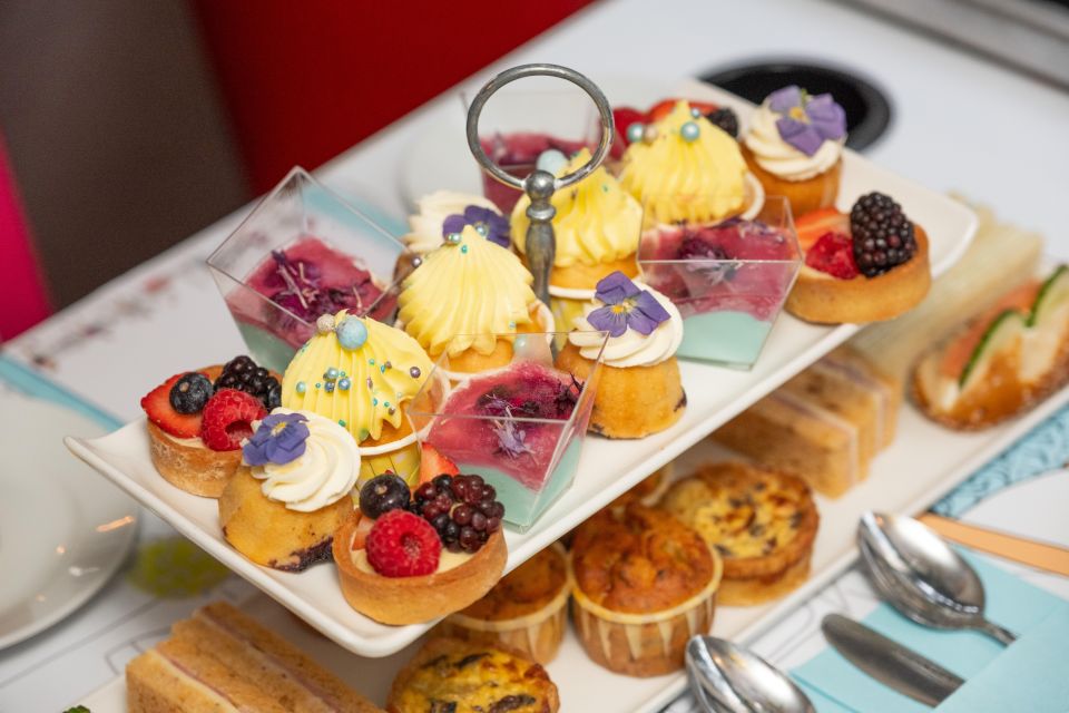 London: Gin and Afternoon Tea Bus Tour with Audio Guide - Who this tour suits best (and who should skip it)