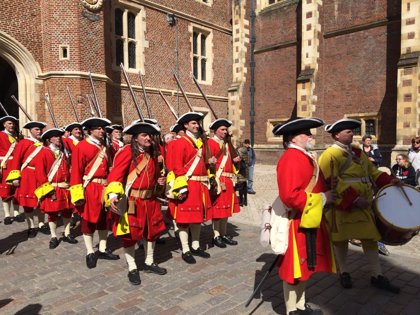 London: Hampton Court Private Guided Tour - New Cumberland Art Gallery and the Royal Collection stop