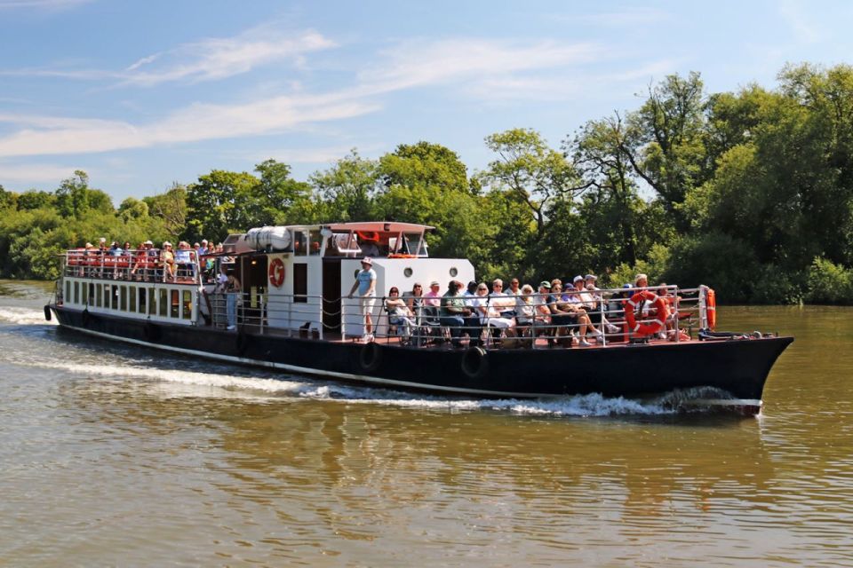 London: Hampton Court to Westminster River Thames Cruise - Onboard experience: seating, bar, and comfort