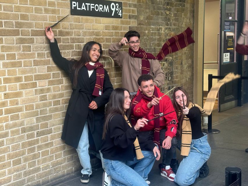 London: Harry Potter Black Cab Tour with Hotel Pick Up - River Thames, Westminster, and Trafalgar: Making the Route Feel Like London