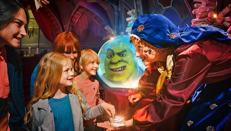 London: Harry Potter Sights and Shrek's Adventure Combo Tour - Starting at King’s Cross: the Platform 9 3/4 photo stop