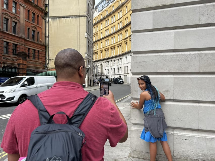 London: Harry Potter Tour and London Bridge Tombs Experience - Westminster and Southwark: real London views between wizard moments