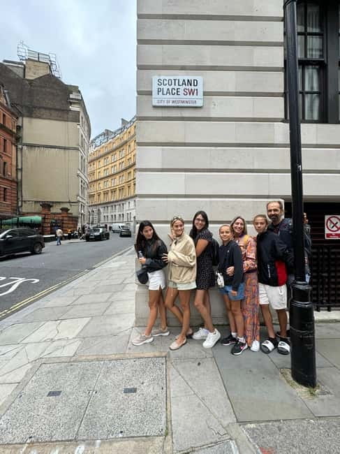 London: Harry Potter Tour in English, discover spells and secrets! - Piccadilly Circus and Leicester Square: the story’s front door