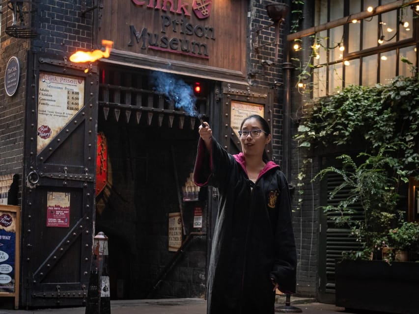 London: Harry Potter Walking Tour & the London Dungeons - Southwark: quick stop, good chance for atmosphere shots