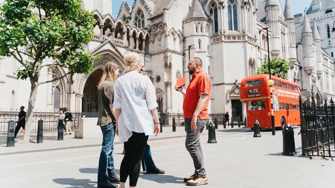 London: Historic City Walking Tour(& Rooftop Garden Access<em>) – Quick highlights you’ll actually feel on this walk’ /></p>
<ul>
<li><strong>Rooftop Garden at 120 on Sun/Mon</strong>: included access with sweeping skyline views and a “birds-eye” perspective.</li>
<li><strong>Temple start + City boundary context</strong>: you’ll learn how the City of London’s fiscal and governmental lines work (via the Temple Bar marker).</li>
<li><strong>Old London anchors</strong>: Tower Bridge vs. London Bridge explained, plus time for the Tower of London’s fortress stories.</li>
<li><strong>Big landmarks, not just photos</strong>: St Paul’s, Bank of England, Royal Exchange, and Monument all have clear reasons for being there.</li>
<li><strong>Pub + bells stop</strong>: Ye Olde Cheshire Cheese and the Bow Bells area make the day feel very human.</li>
<li><strong>Strong guide energy</strong>: guides like <strong>Lucas</strong>, <strong>Carolina</strong>, and <strong>Margaret</strong> are called out for friendly, engaging storytelling.</li>
</ul>
<h2 id="starting-at-temple-where-the-citys-story-really-begins">Starting at Temple: where the City’s story really begins</h2>
<p><img width="1155" height="650" decoding="async" src=