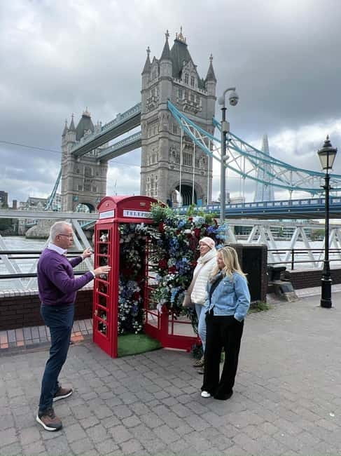 London: Iconic London Taxi Tour - Private 3 hour tour - Pickup, drop-off, and the little things that save your day