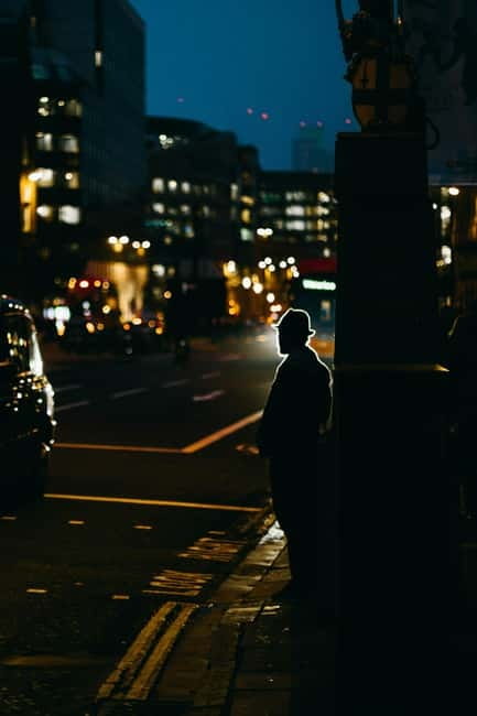 London: Jack the Ripper Tour and Underground Prison in Spanish - Key highlights at a glance