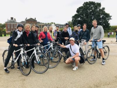 London: Parks and Palaces Guided Morning Bike Tour - Starting outside the Hilton London Hyde Park: the smooth kickoff