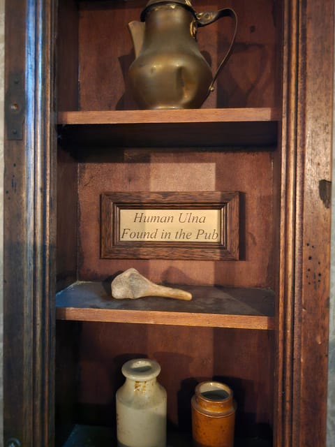 London: Pilgrims and Pirates Historical Pub Tour - Should you book this pub-and-docklands tour?