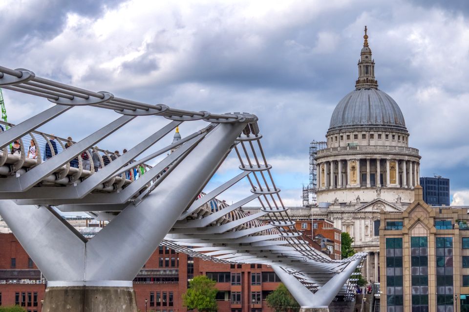 London: Private City Kickstart Walking Tour - London Bridge to Borough Market: Thames views plus real food energy