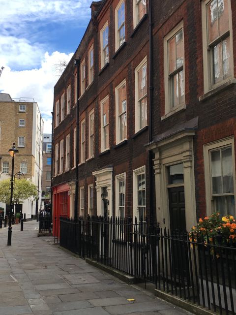 London: Private Intro Walk with a Local Guide - Buckingham Palace and Trafalgar Square: royal London, explained like a neighbor