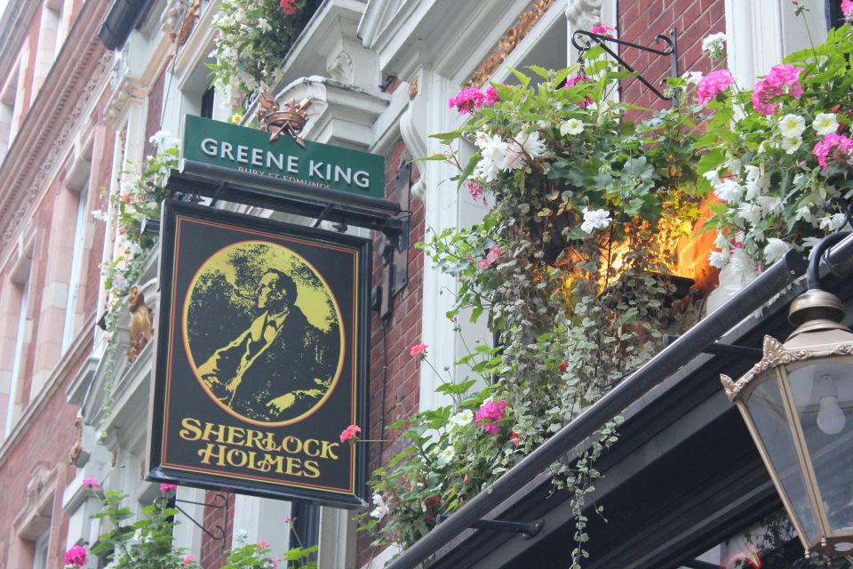 London: Private Pub Tour - The Sherlock Holmes Pub: fictional character, real atmosphere