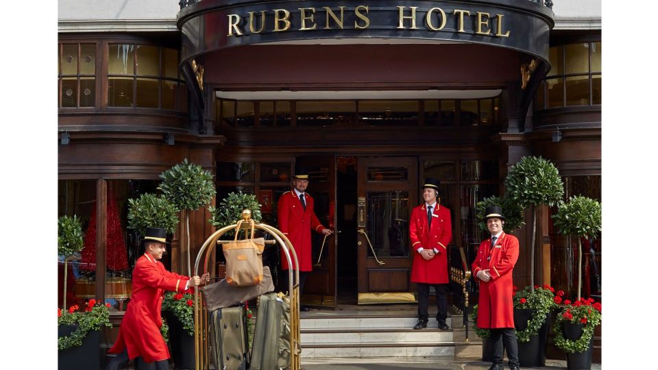 London: Royal Tour with Afternoon Tea at the Rubens - Buckingham Palace guided time plus Changing of the Guard views