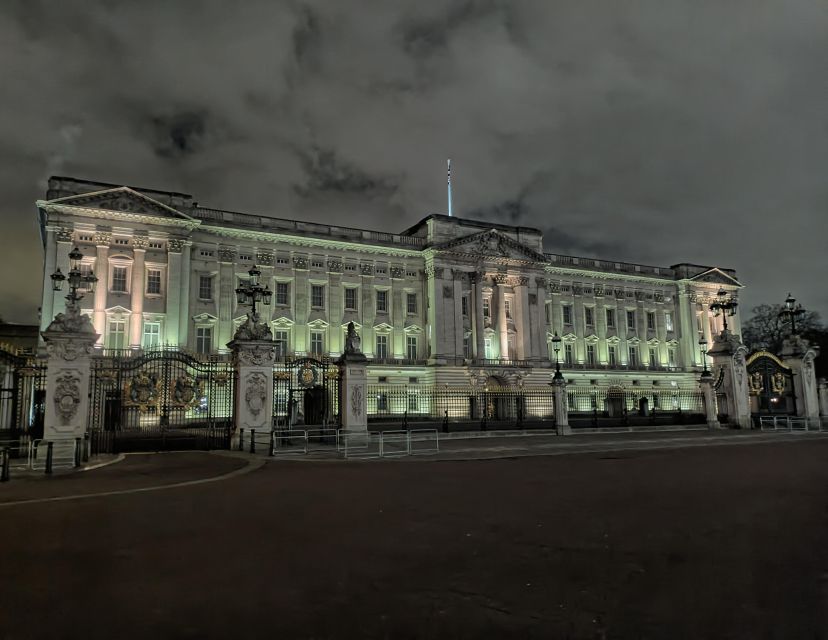 London : Royal Westminster By Night Walking Tour - Green Park meeting point and how the 2-hour route works