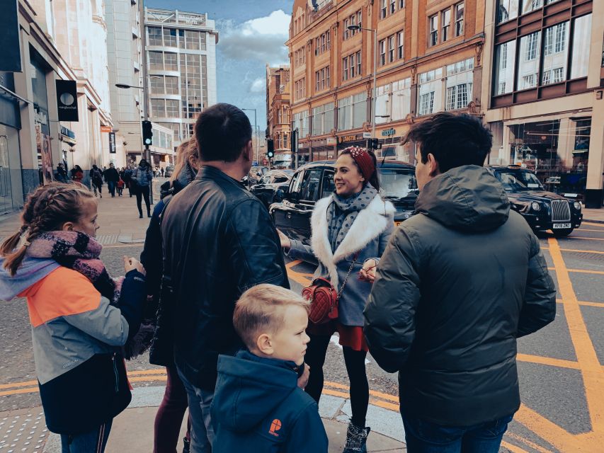 London: Secrets of Freddie Mercury Tour with a Cocktail - Language, guide style, and how to get the most out of the tour