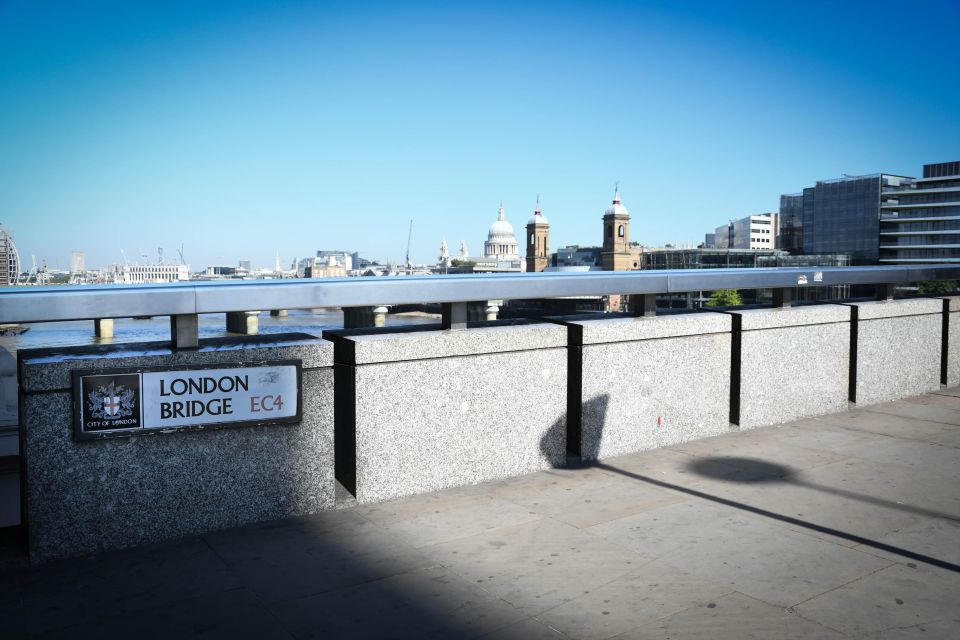 London: See 40+ London Sights – Fun Local Guide - Key things that make this tour worth your time