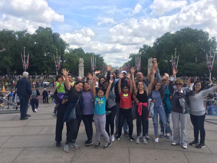London: See 40+ London Sights – Fun Local Guide - London Bridge to the Shard: lunch break and the skyline that sells the city