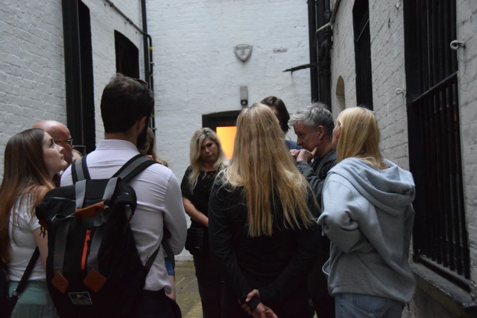 London: Serial Killers of London Guided Walking Tour - When old photos and big emotions meet: pace and sensitivity