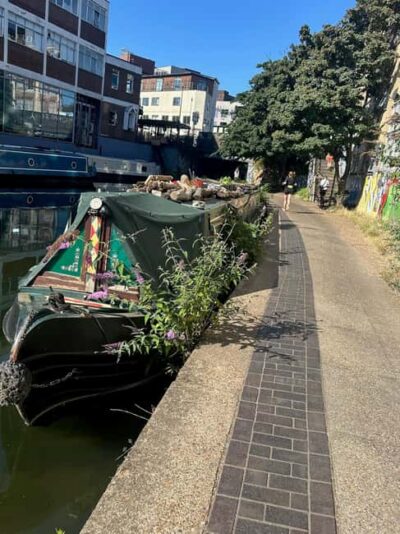 London: Sunday Markets Guided Walking Tour - Getting oriented at Cambridge Heath Station