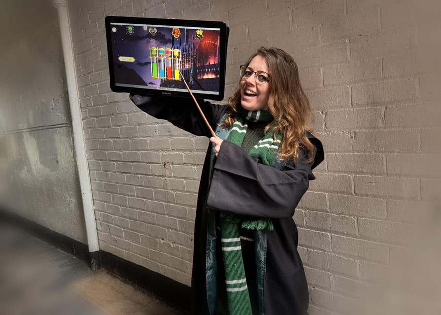 London: The Harry Potter Walking Tour with Potter-Vision - Over the Thames: London Bridge, Borough Market, and why the Leaky Cauldron moved