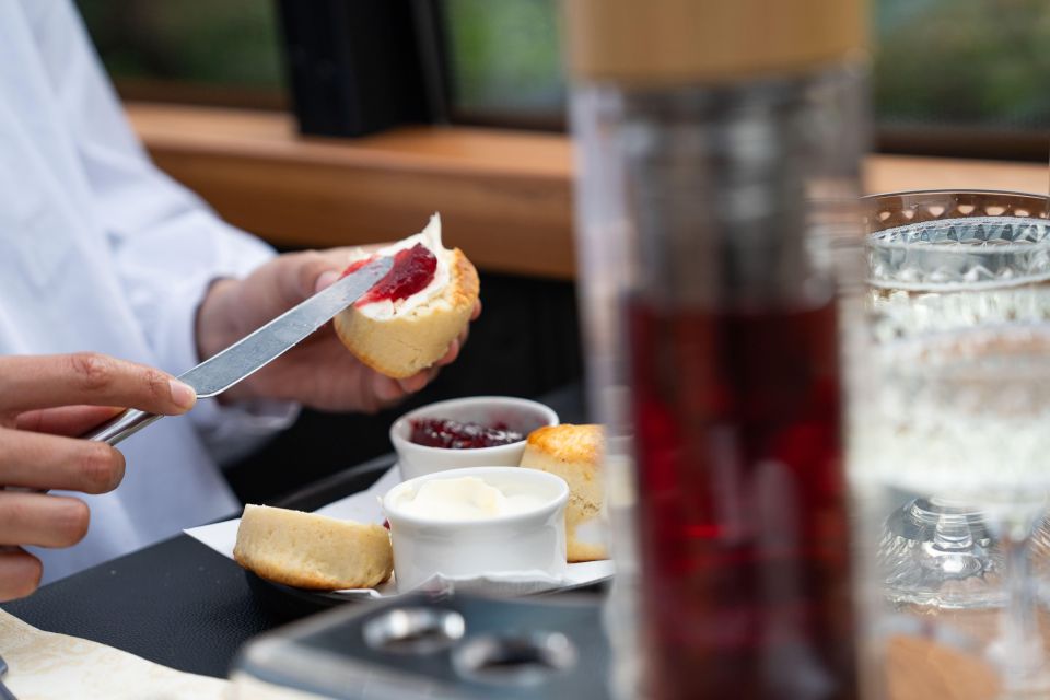 London: Traditional Afternoon Tea Tour in a Luxury Coach - Key highlights