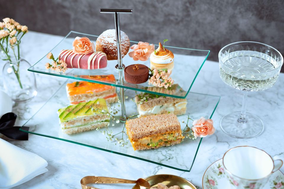 London: Traditional Afternoon Tea Tour in a Luxury Coach - Bottomless Prosecco, Unlimited Hot Drinks, and Small-Group Comfort