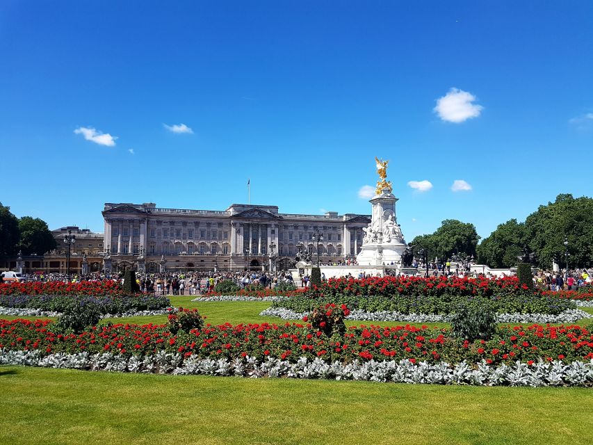 London: Westminster Tour and Churchill War Rooms Visit - Small-group vibes: why the guide matters here