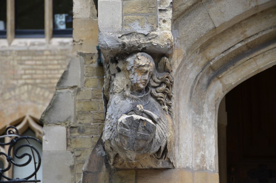 London's Hidden Treasures Tours by Black Taxi Cab - London’s Roman layers: London Stone, bathhouses, and lost graveyards