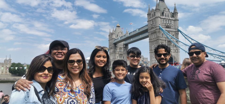 Luxury Private Tour in London with Lunch - Starting at Charing Cross: Easy to Find, Easy to Begin