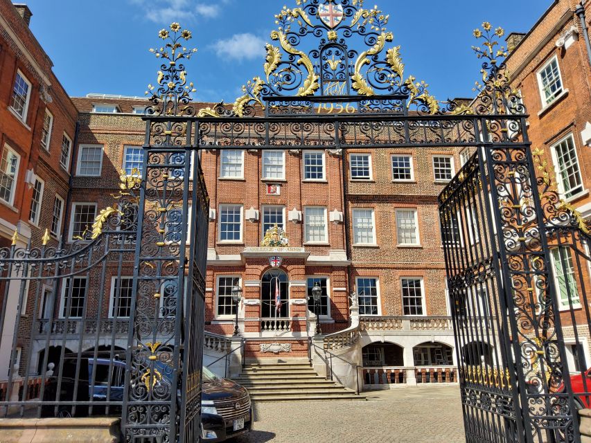 Luxury Private Tour in London with Lunch - Tower of London, Tower Bridge, and London Bridge: Learning the River Side