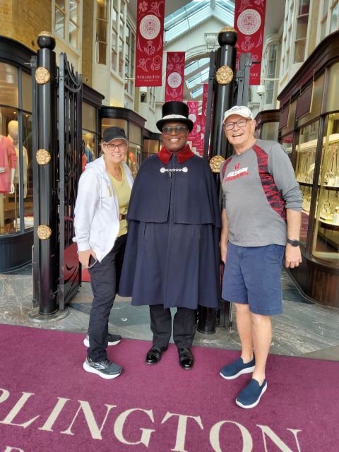 Luxury Private Tour in London with Lunch - Lunch at a Traditional British Restaurant, Then a Cafe Finish