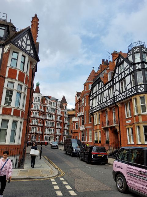 Luxury Private Tour in London with Lunch - Guides Like Ivan and Ollie: Why the Storytelling Matters
