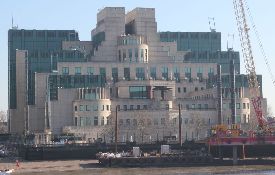 Private London Spy Walking Tour - Waterloo Bridge: A Quick Primer on How Intelligence Thinks