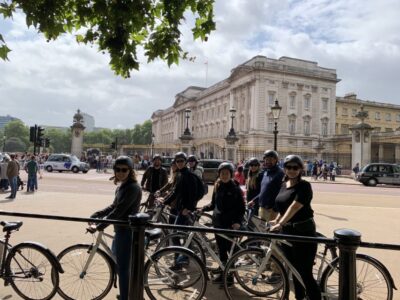 The London "Big Six" and a Pub. 5.5 hour tour - Where You Start at Bayswater: Hilton by Queensway