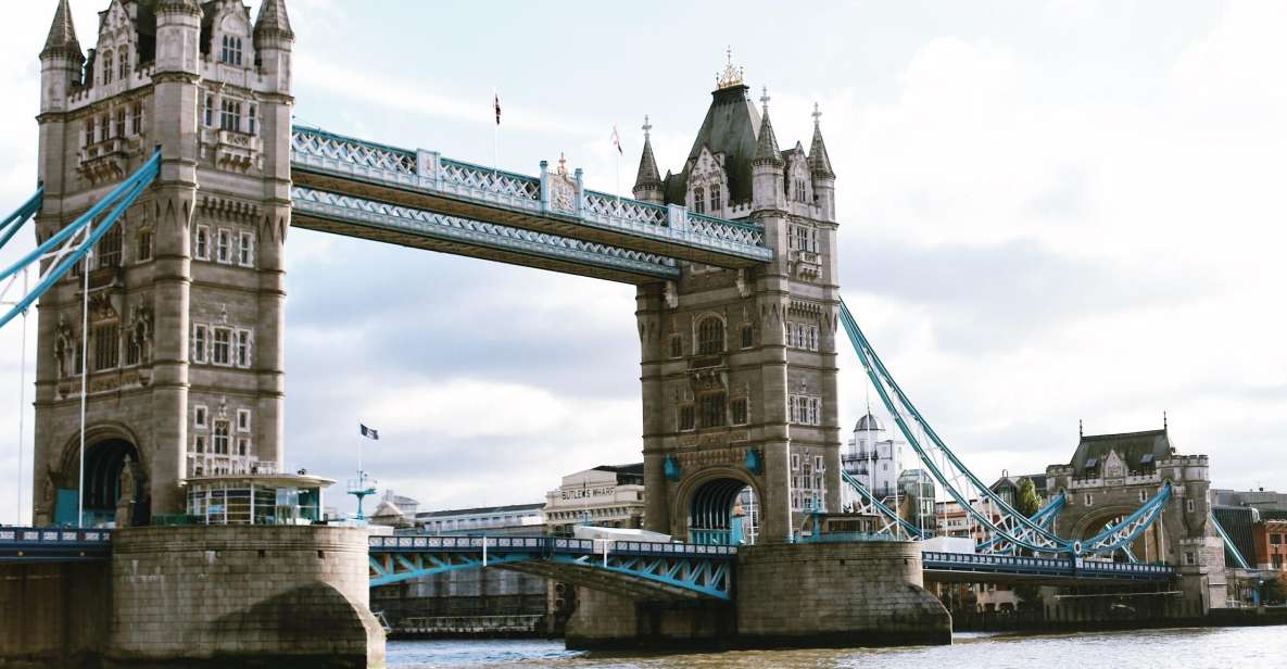 The Old City of London - Guided Walking Tour 12 guests 2,5h - Temple Church: where the Templars feel close (and the vibe hits)