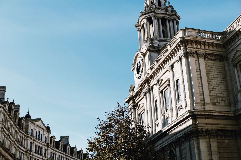 The Old City of London - Guided Walking Tour 12 guests 2,5h - Guildhall and the Bank of England: power isn’t far away