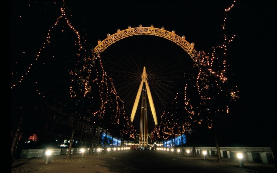 Tour of London and Christmas Day Lunch Cruise - The switch from bus sightseeing to Thames lunch cruise