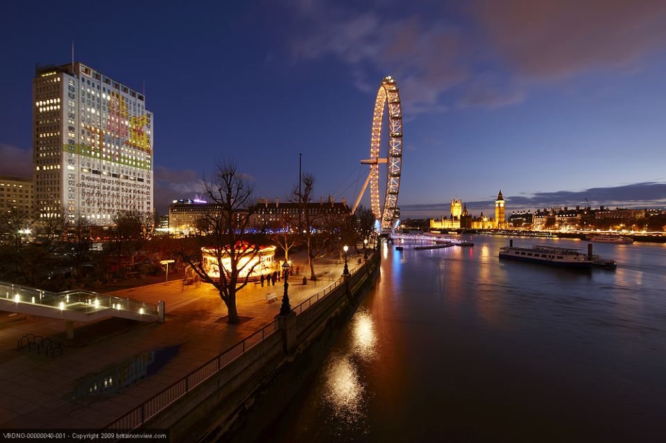 Tour of London and Christmas Day Lunch Cruise - Your photo triangle: Westminster Abbey, St Paul’s, and Buckingham Palace